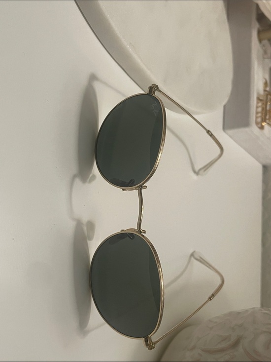 Ray-Ban Gold Frame Sunglasses with Dark Green Lenses main image 4
